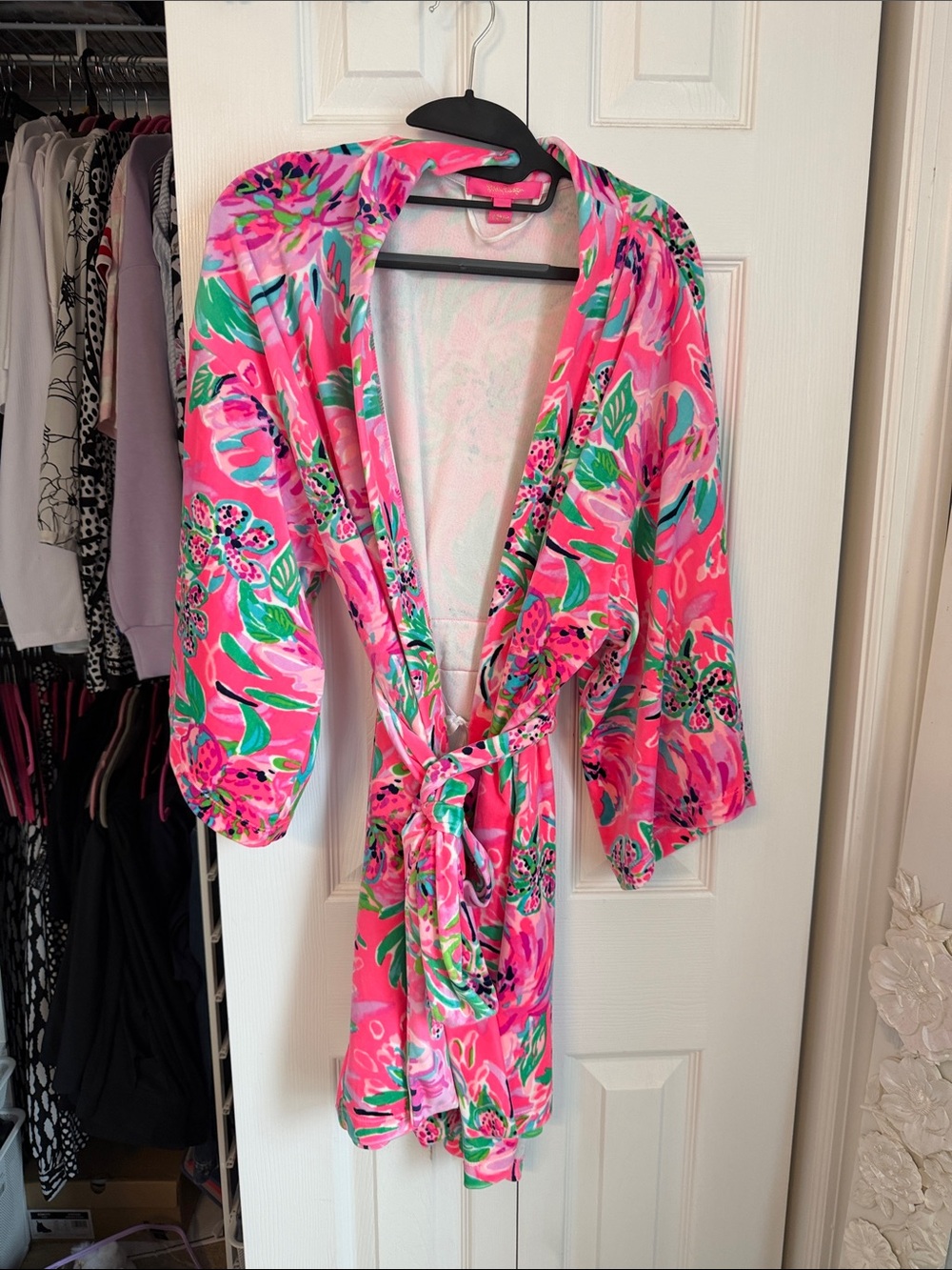 Excellent used Lilly Pulitzer velour robe in size L/XL